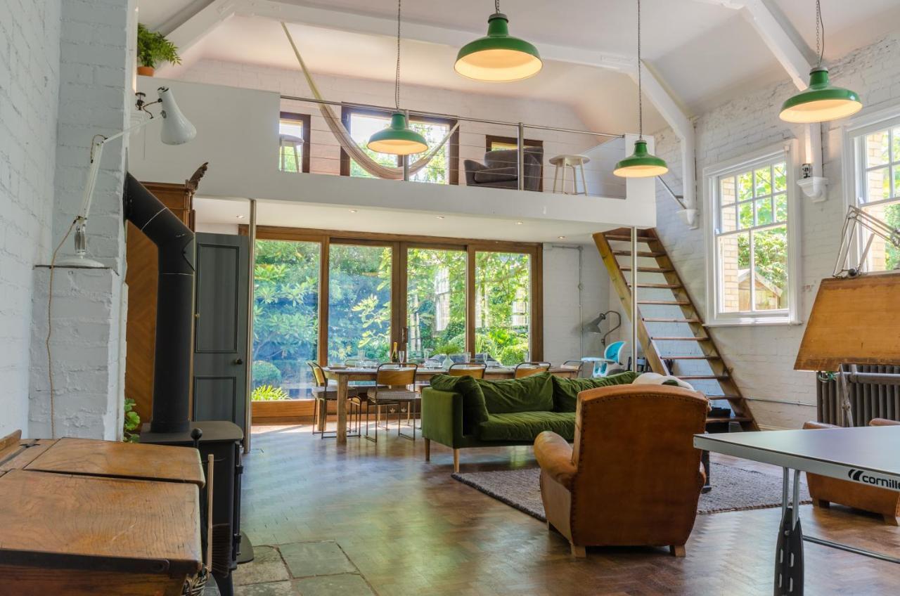 フォーウィ Luxury Victorian School With Views Of Harbourヴィラ エクステリア 写真